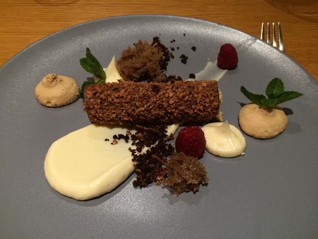 Atelier Red Wine restaurant